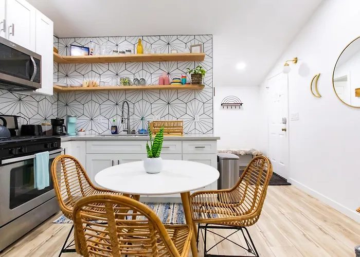 Stylish Casita Min From The Beach !